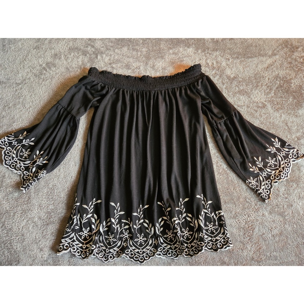 White House Black Market Embroidered Top WomenM Black Excellent BohoBell Sleeves - Picture 9 of 9